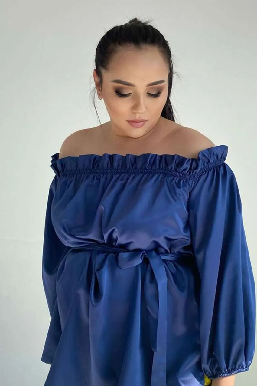 abito_satin_con_spalle_sc_3.webp Mat Fashion Abito satin con spalle scoperte taglie comode Discount