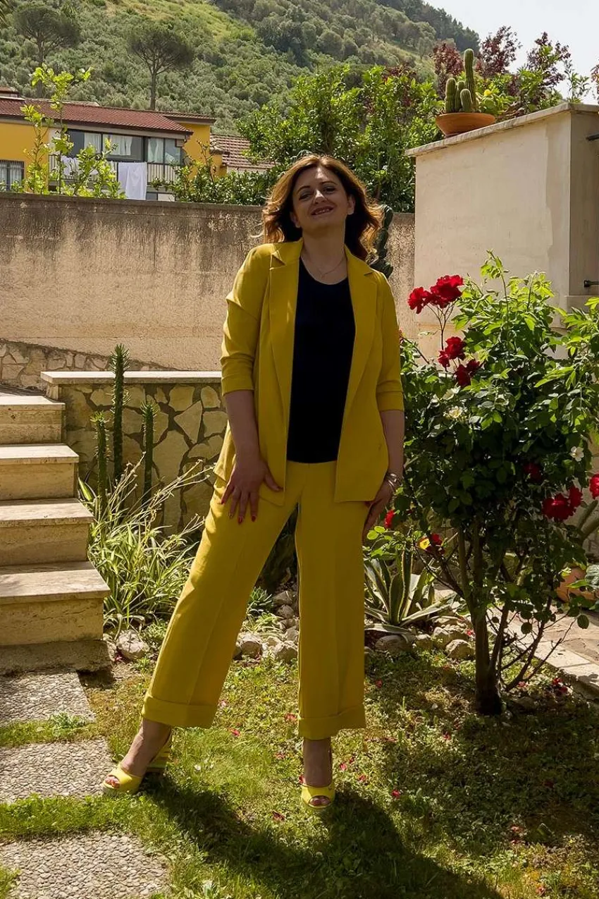 blazer_con_manica_a_risvo_1.webp Jiveley Blazer con manica a risvolto e tasche taglie comode Outlet