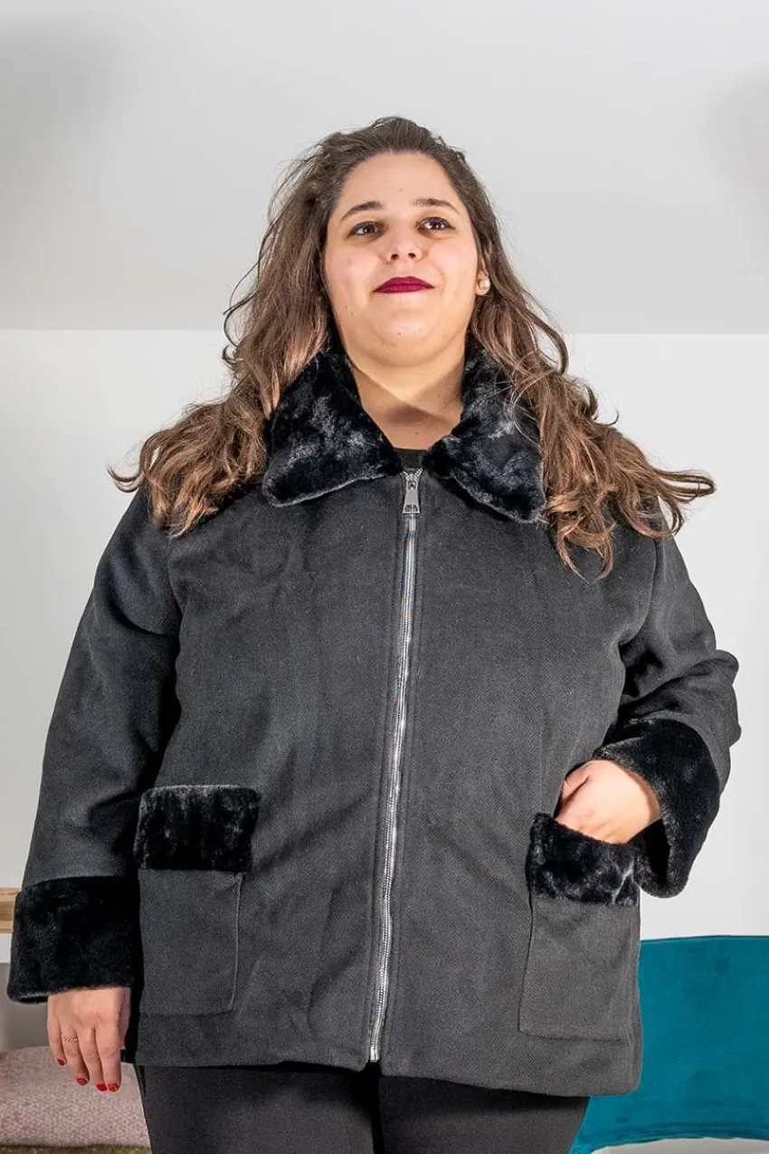 cappotto_con_pelliccia_ta_0.webp SPG Woman Cappotto con pelliccia taglie comode Sale