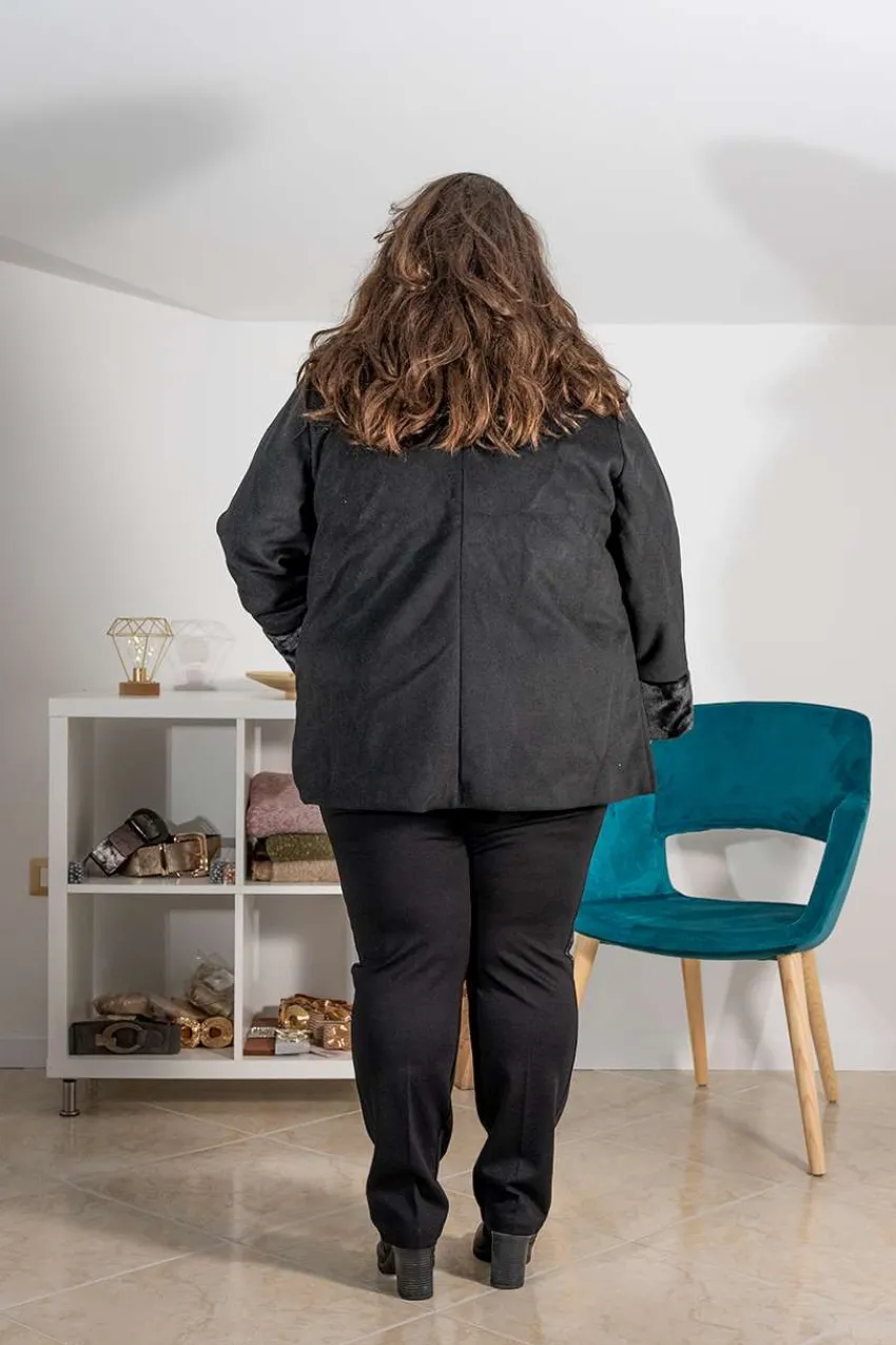 cappotto_con_pelliccia_ta_3.webp SPG Woman Cappotto con pelliccia taglie comode Sale