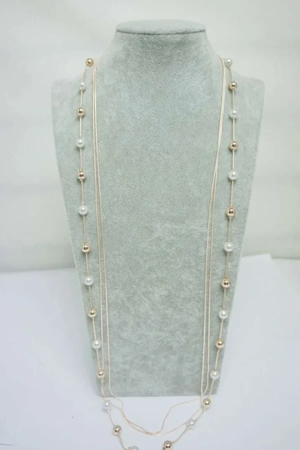 Donna Curvy Collana fili e perle New