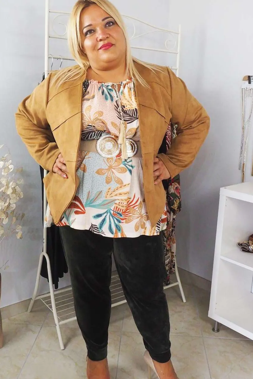 giacca_effetto_pelle_scam_1.webp Donna Curvy Giacca effetto pelle scamosciata corta taglie comode Online