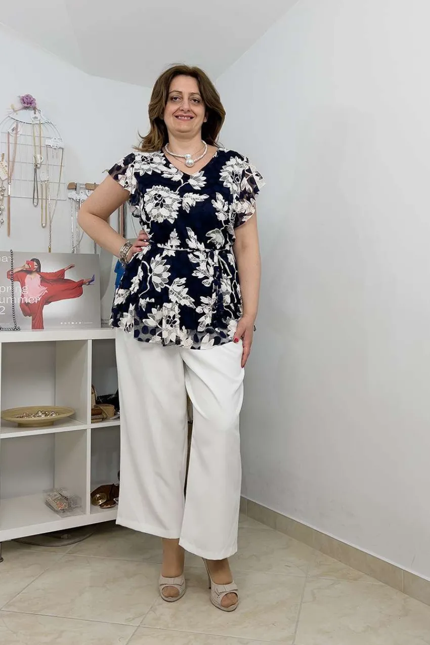 maglia_in_pizzo_taglie_fo_1-1.webp Donna Curvy Maglia in pizzo taglie forti Outlet