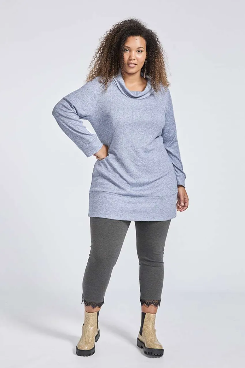 maglia_lunga_con_collo_ta_2.webp SPG Woman Maglia lunga con collo taglie comode Hot