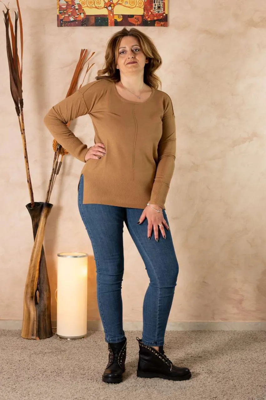 maglione_con_spacchi_e_ri_0.webp Griffai Maglione con spacchi e risvolti alle maniche taglie comode New