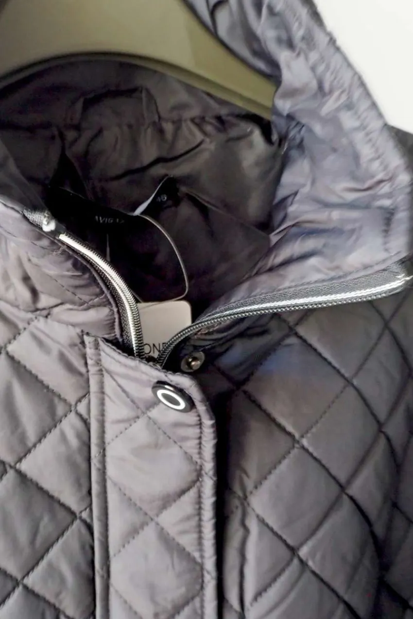 piumino_gr_con_collo_alto_7.webp Navigazione Piumino 100gr con collo alto taglie comode Clearance