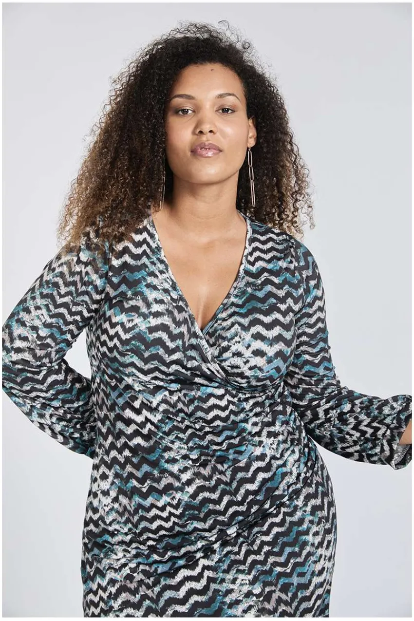 vestito_incrociato_con_st_4.webp SPG Woman Vestito incrociato con stampa a zigzag taglie comode Fashion